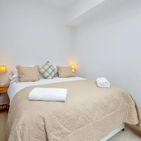 Apartman 5 The Keyes Bright & Spacious With Free Parking *