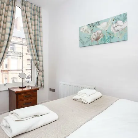 Apartman 5 The Keyes Bright & Spacious With Free Parking