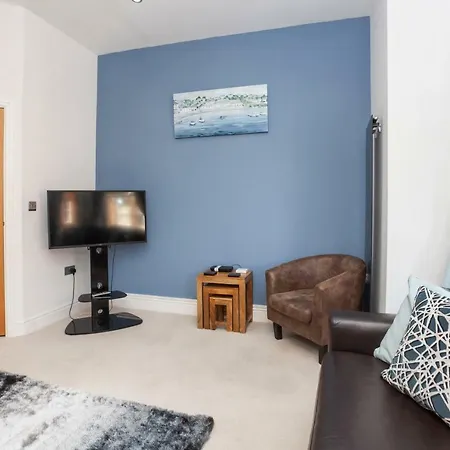 5 The Keyes Bright & Spacious With Free Parking Apartman York